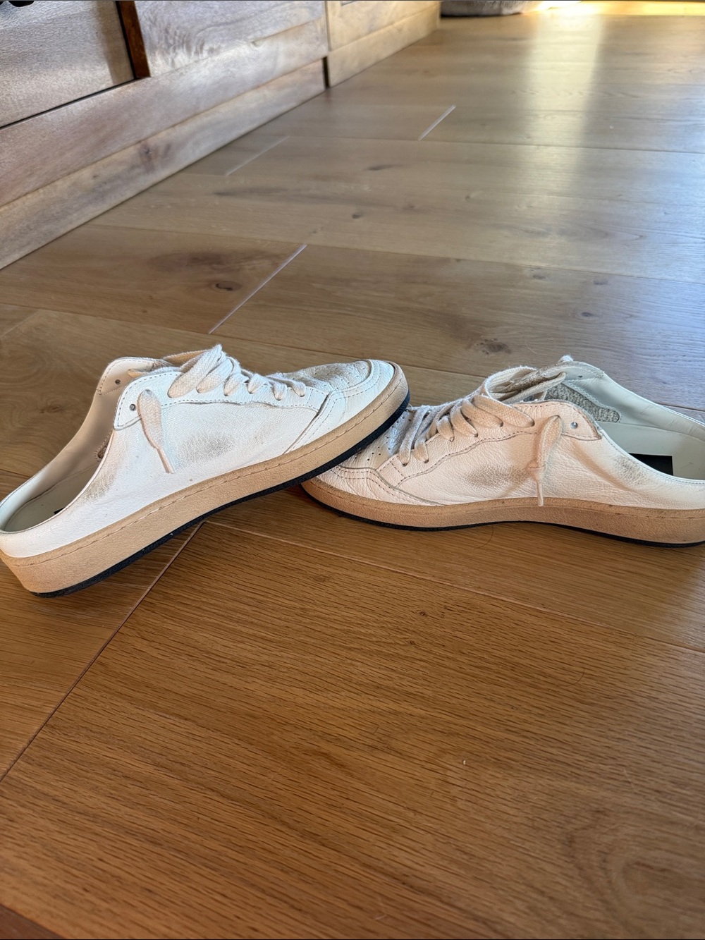 Golden Goose Beige/Cream Low-Top Sneakers - Picture 4 of 5